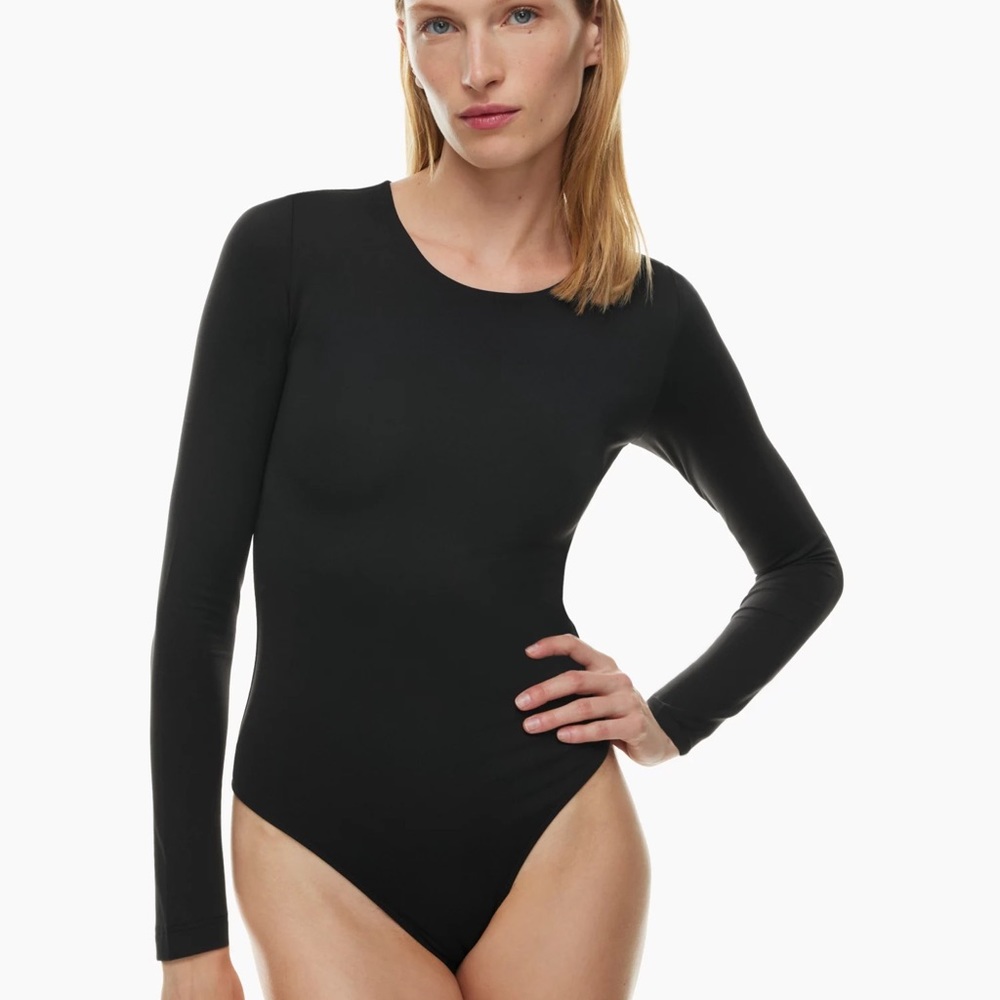 Aritzia babaton Contour Crew Longsleeve bodysuit - women’s large